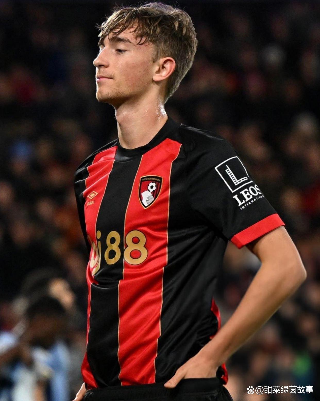 包含皇马核心球员被曝转会传闻，引球迷热议，系列拥有开发.的词条